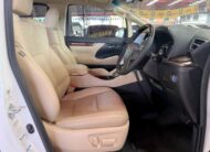 TOYOTA ALPHARD 2.5 HYBRID E-FOUR 2021