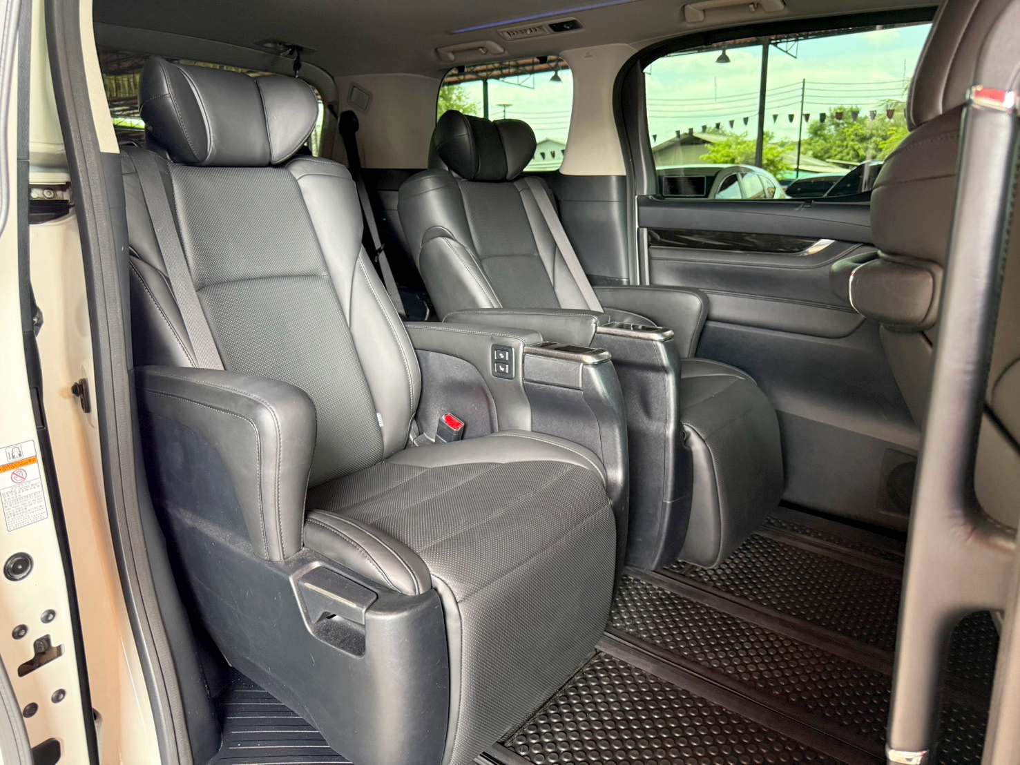 TOYOTA ALPHARD 2.5 SC PACKAGE 2018