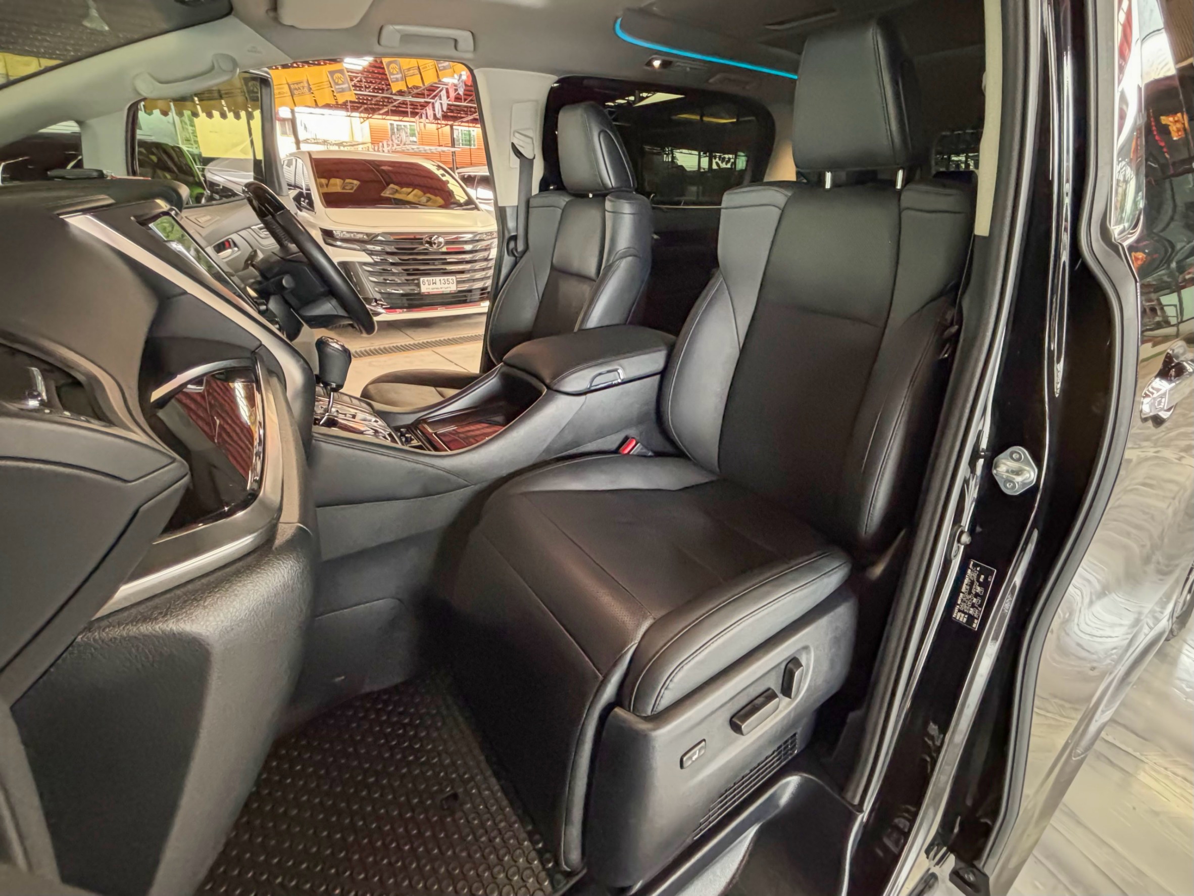 TOYOTA ALPHARD 2.5 SRC HYBRID 2022