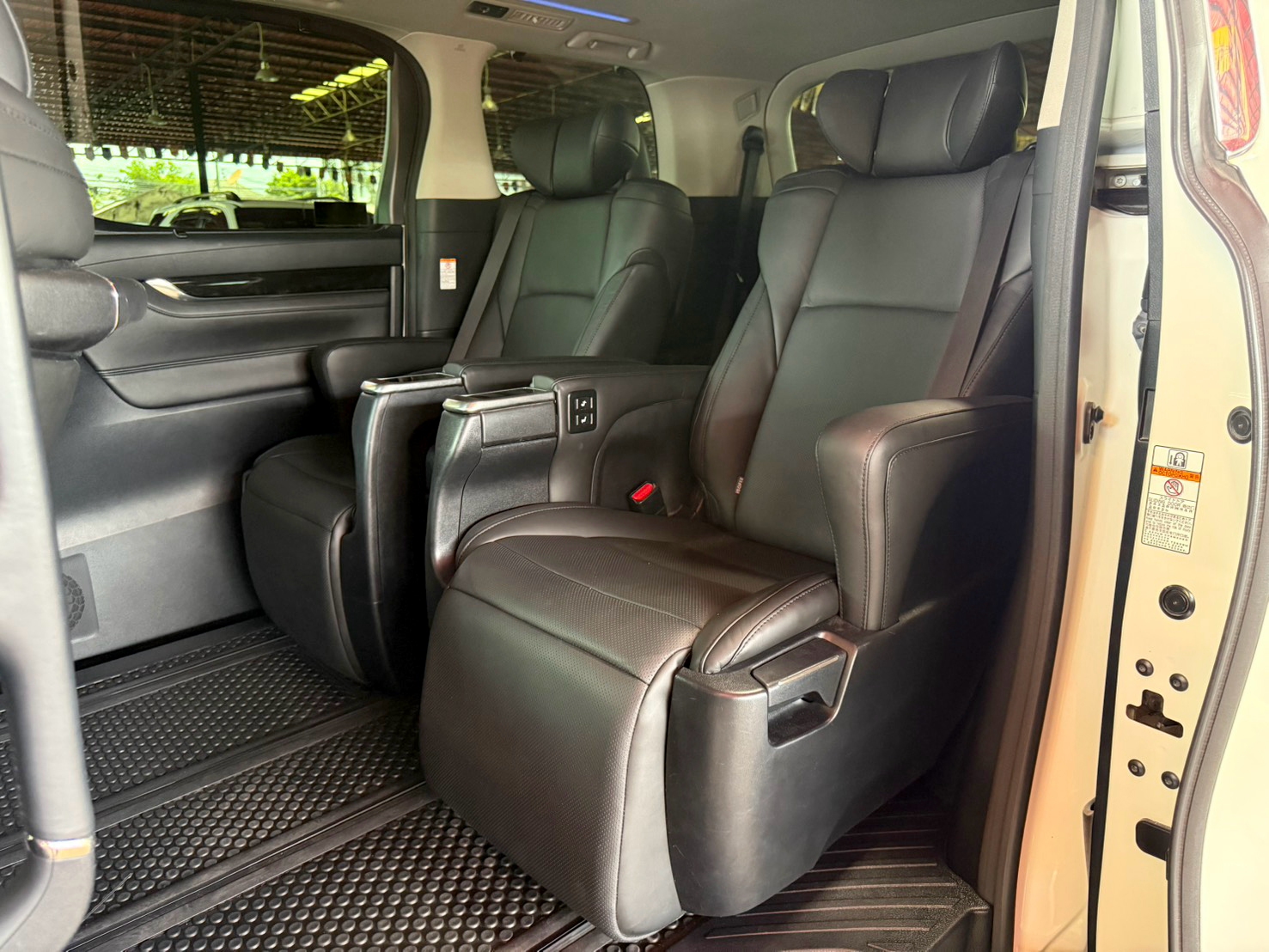 TOYOTA ALPHARD 2.5 SC PACKAGE 2018
