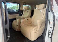 TOYOTA ALPHARD 2.5 HYBRID E-FOUR 2021