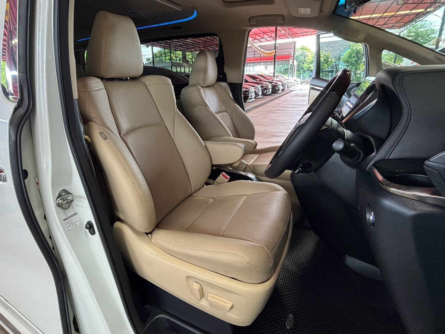 TOYOTA ALPHARD 2.5 G 2017