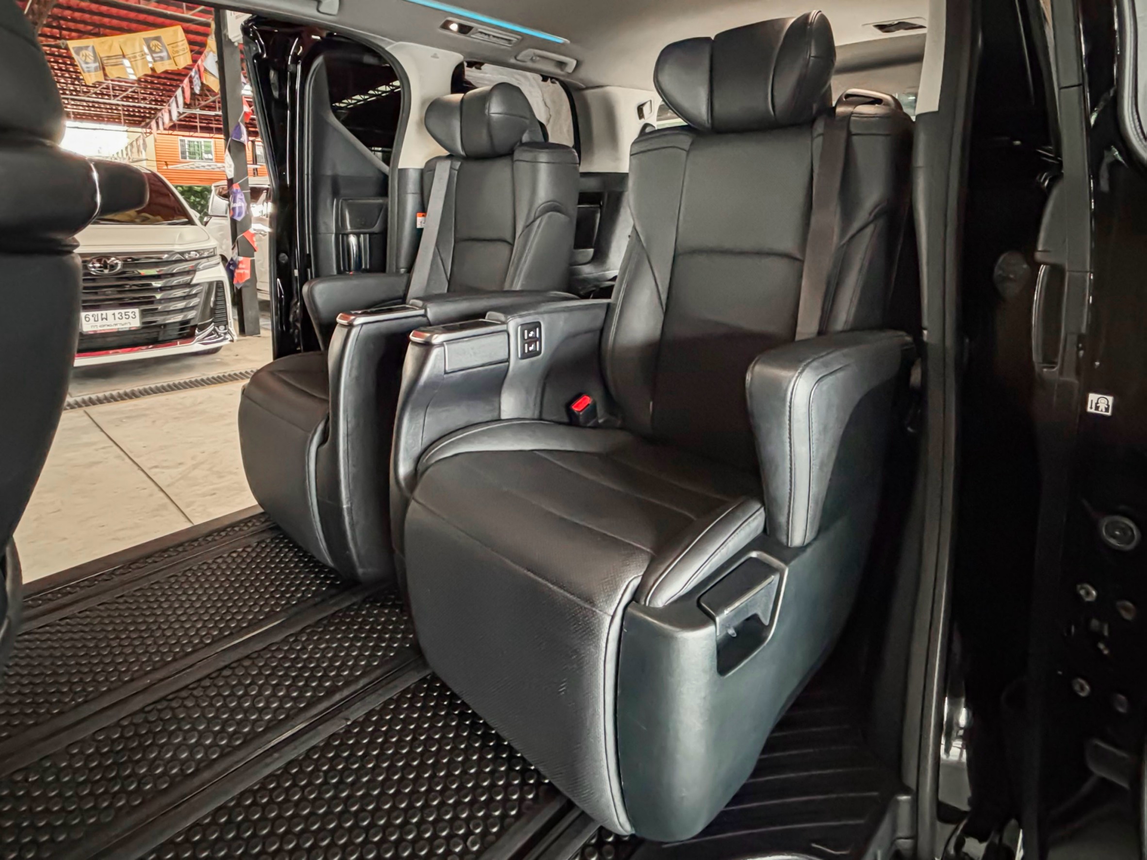 TOYOTA ALPHARD 2.5 SRC HYBRID 2022