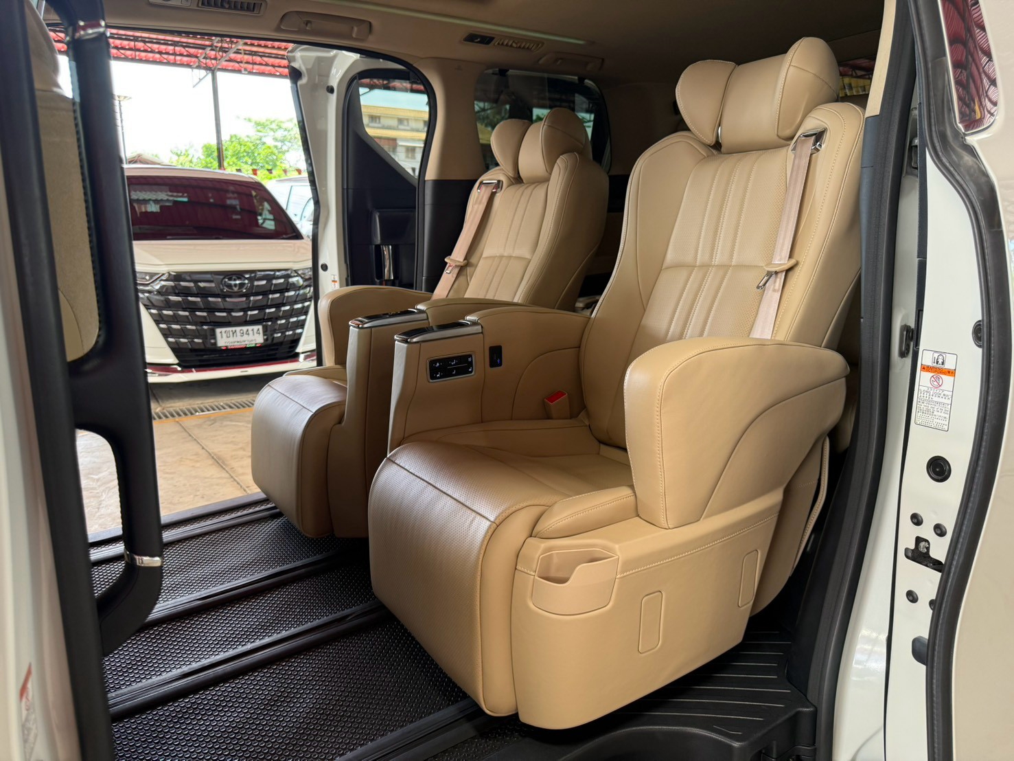 TOYOTA ALPHARD 2.5 G 2017