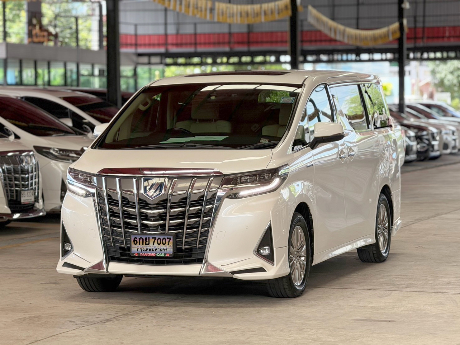 TOYOTA ALPHARD 2.5 HYBRID E-FOUR 2021