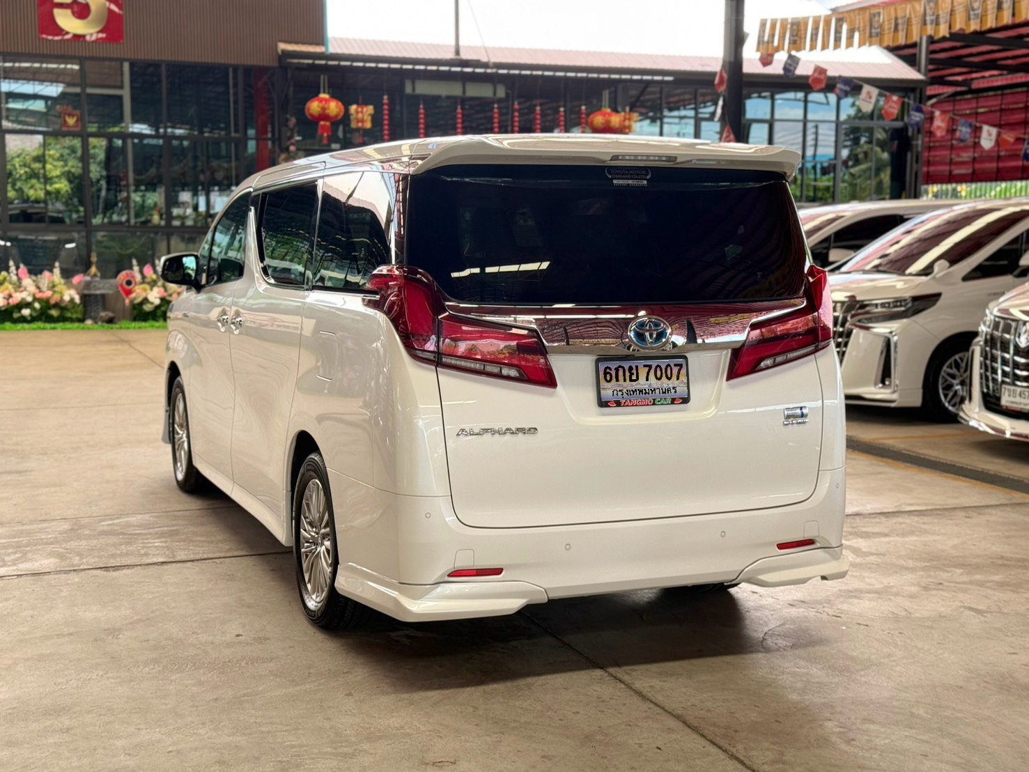 TOYOTA ALPHARD 2.5 HYBRID E-FOUR 2021