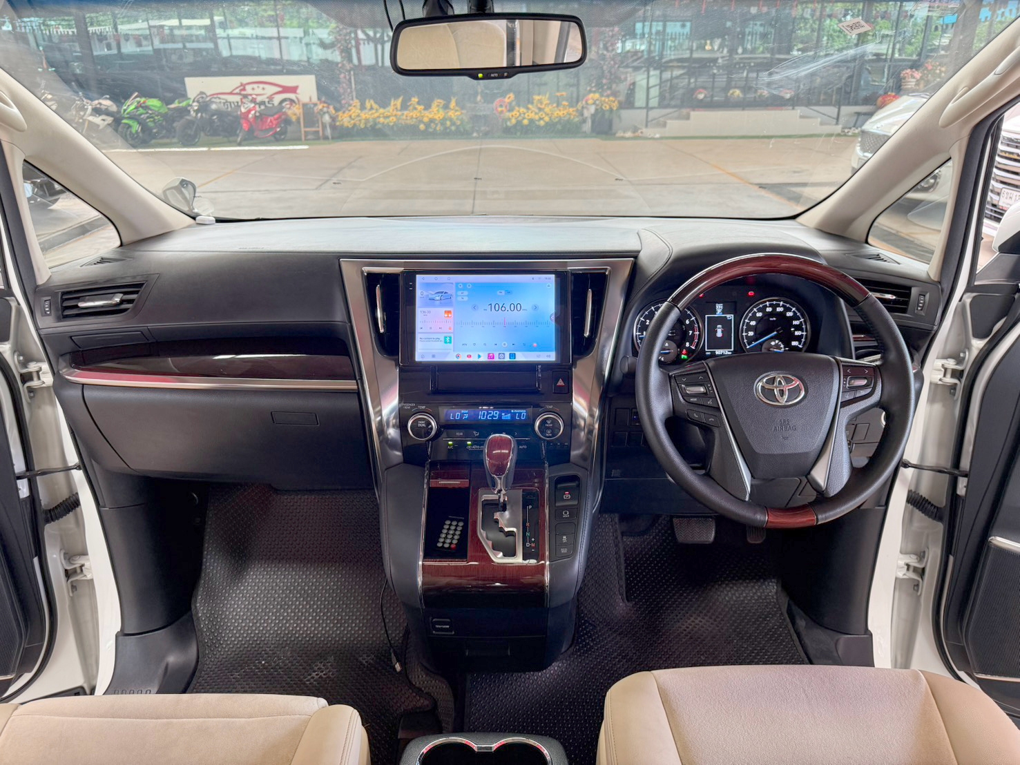 TOYOTA ALPHARD 2.5 G 2017