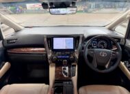 TOYOTA ALPHARD 2.5 HYBRID E-FOUR 2021