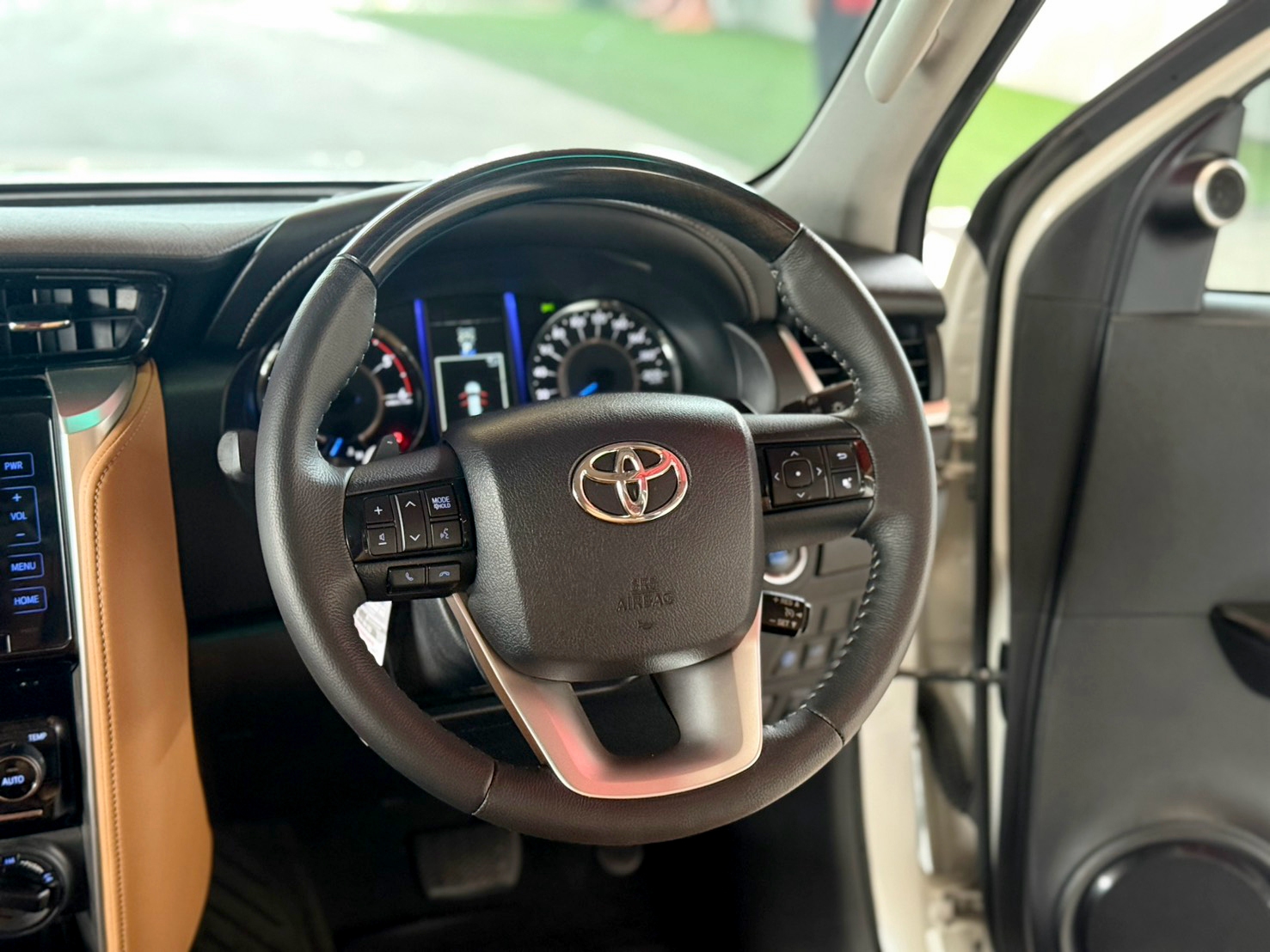 TOYOTA FORTUNER 2.8 V 4WD 2016