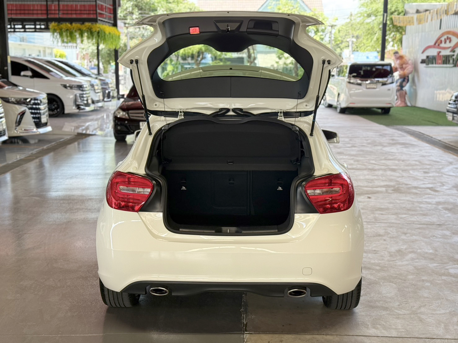 Mercedes benz A180 1.6  Urban  2014