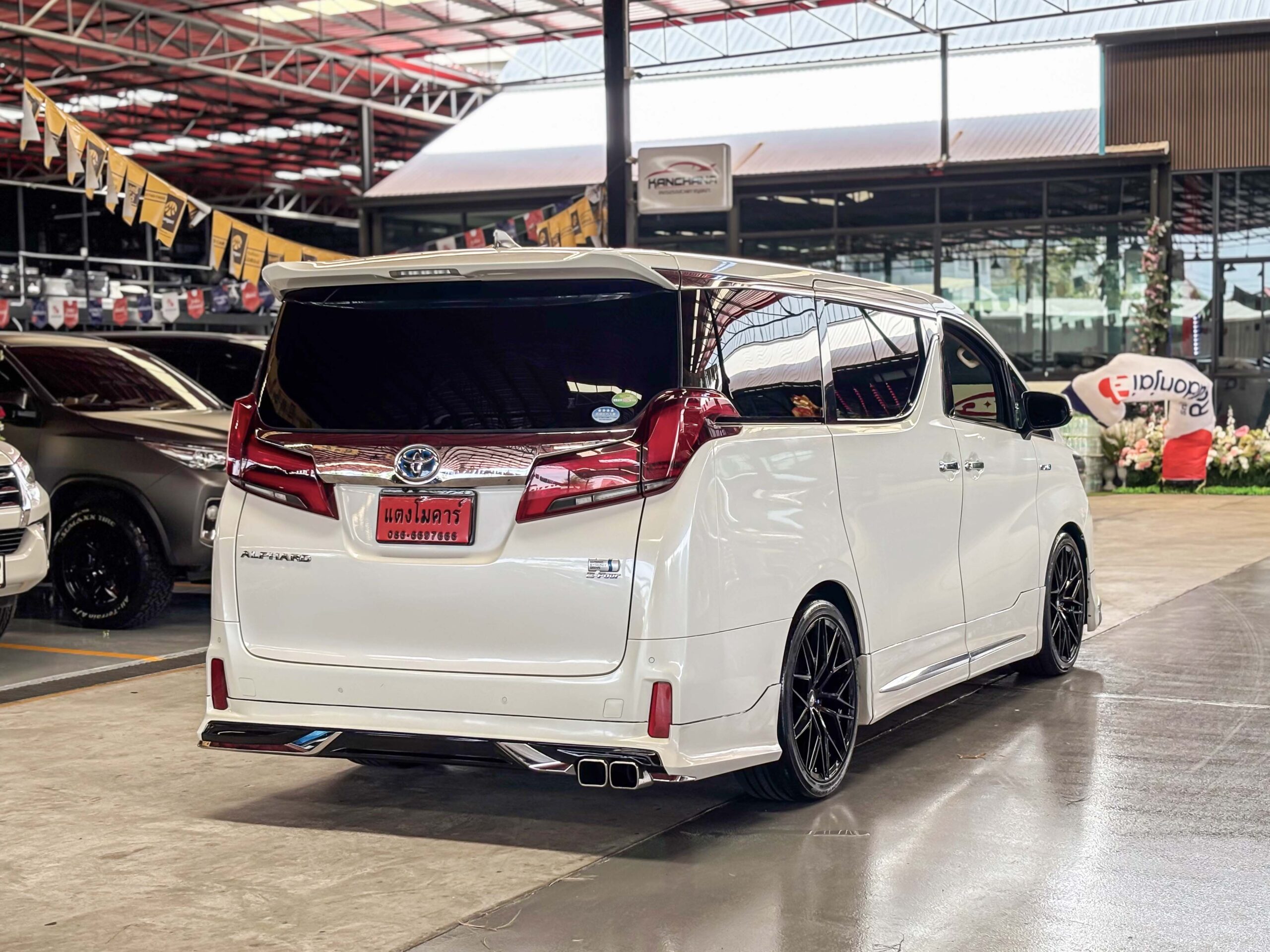 TOYOTA ALPHARD 2.5 HYBRID E-FOUR 2020