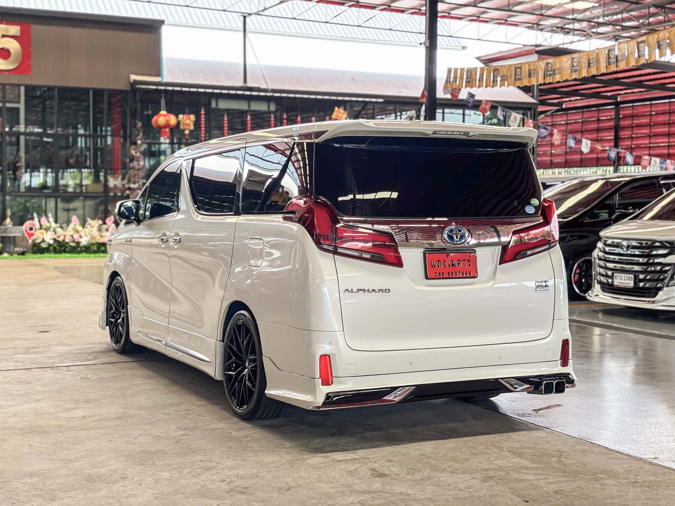 TOYOTA ALPHARD 2.5 HYBRID E-FOUR 2020
