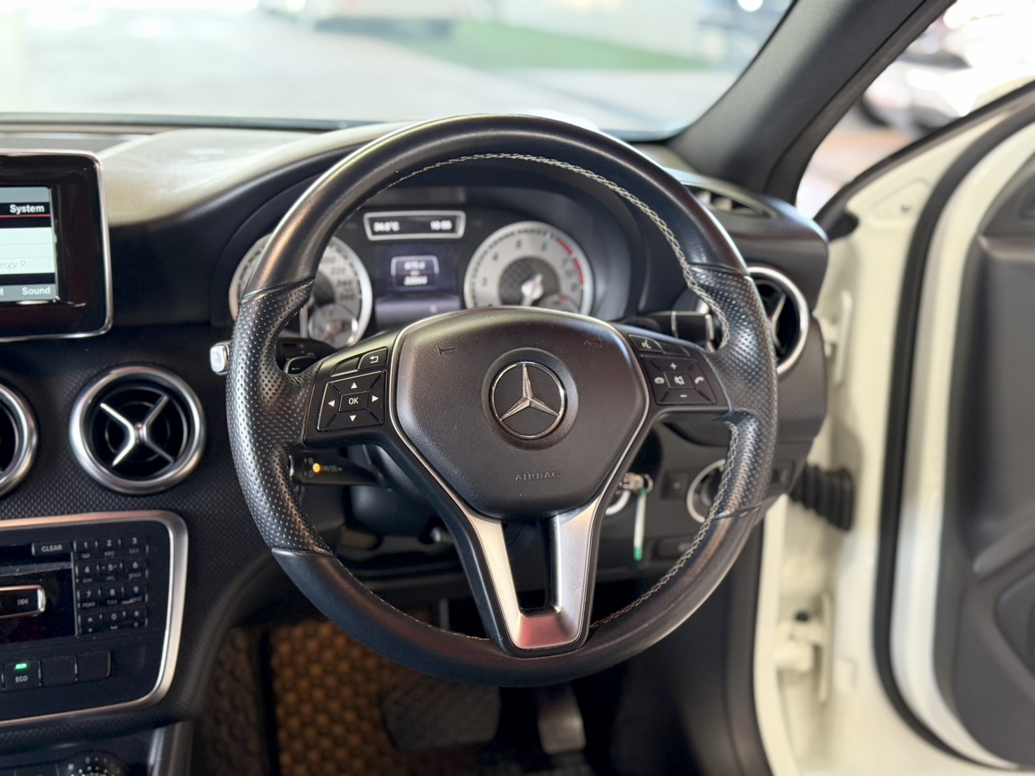 Mercedes benz A180 1.6  Urban  2014
