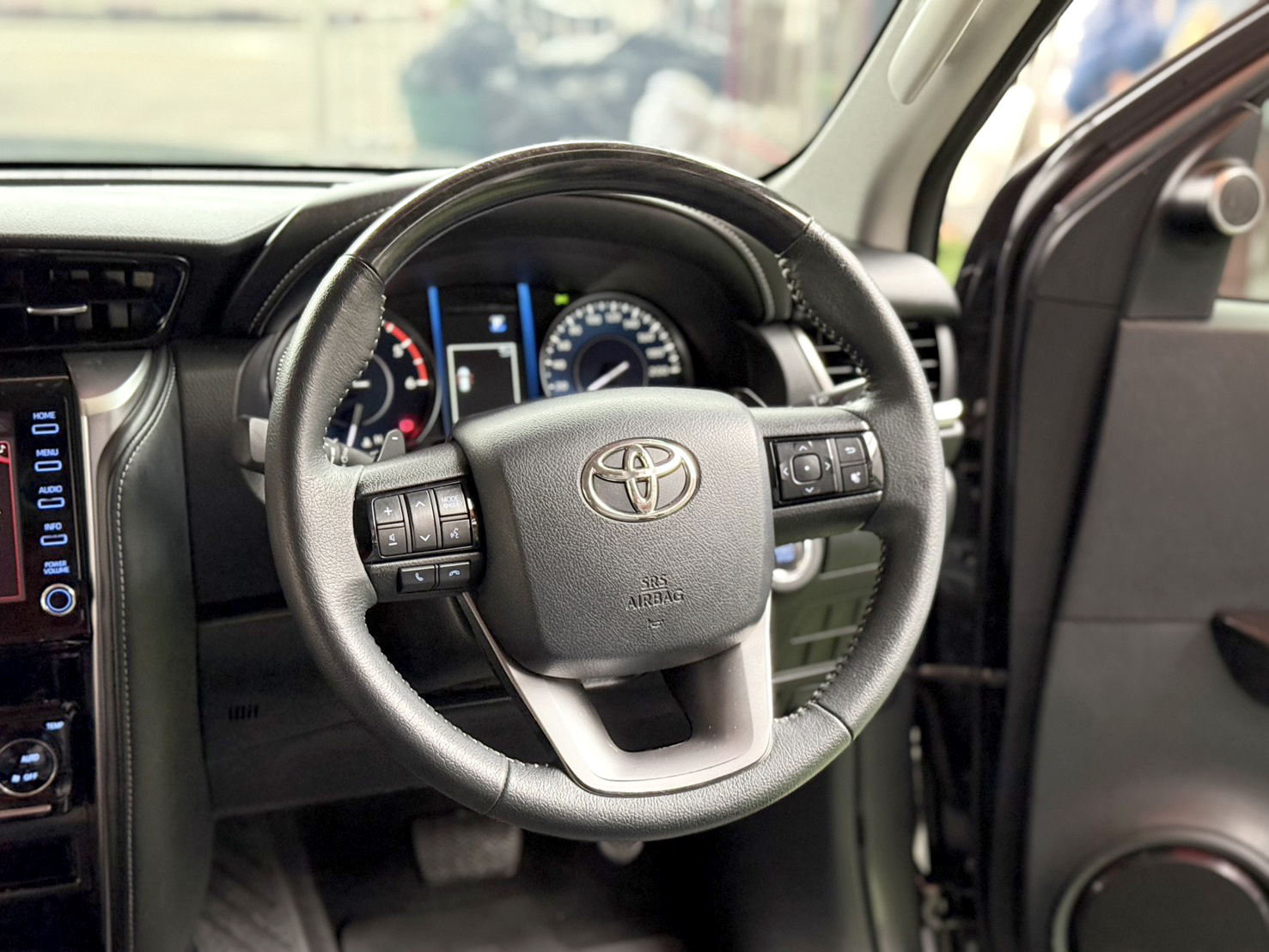 TOYOTA FORTUNER 2.4 V 2WD 2022