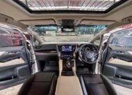 TOYOTA ALPHARD 2.5 HYBRID E-FOUR 2020